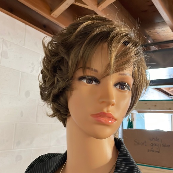 NWT 8” side part golden brown medium ash brown wig back curls swept long bangs - Picture 7 of 16